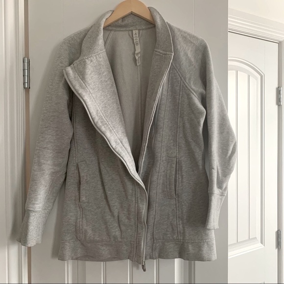 Asymmetric Lululemon zip hoodie - Picture 4 of 15